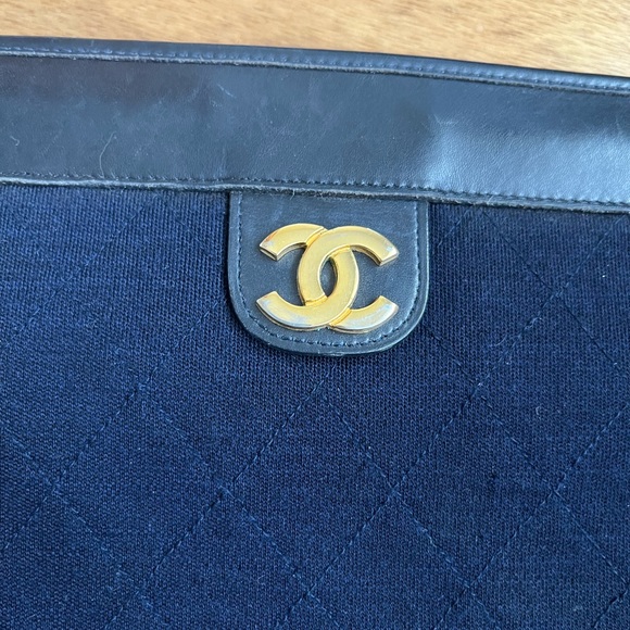 Chanel Clutch - Picture 10 of 10